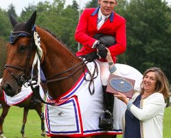 Springpferd Izmir van de Baeyenne (Belgisches Warmblut, 2008, von Kashmir van't Schuttershof)