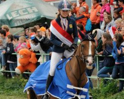 Springpferd Tixylix (British Riding Pony, 1998, von Cavalier Royale)