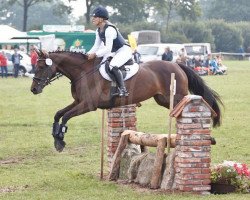 jumper Queen Quithney S (Holsteiner, 2010, from Quirado)