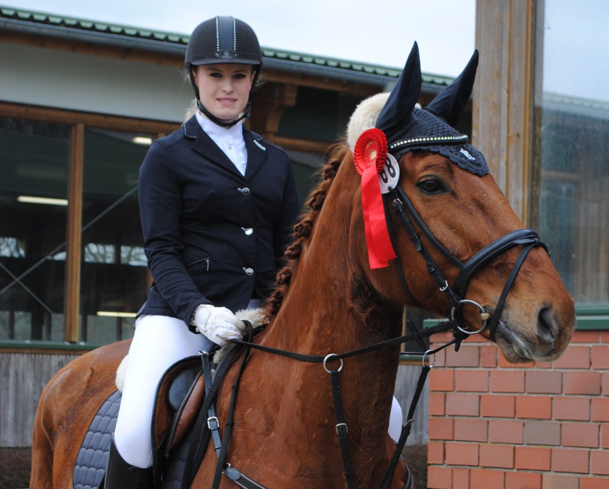 dressage horse Rügen Malö (Westphalian, 2003, from Relevant)