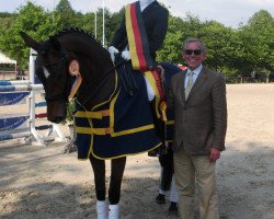 dressage horse La Luz T (Oldenburg, 2000, from Lord Sinclair I)