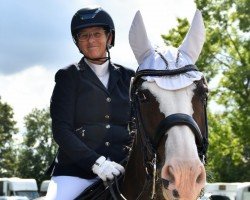 dressage horse Sissi B (Rhinelander, 2006, from Sterling)